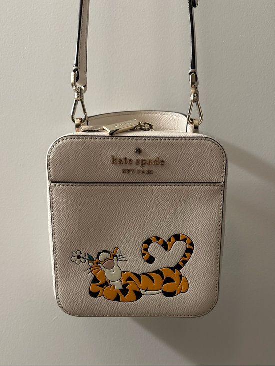 kate spade Handbags - tigger kate spade bag